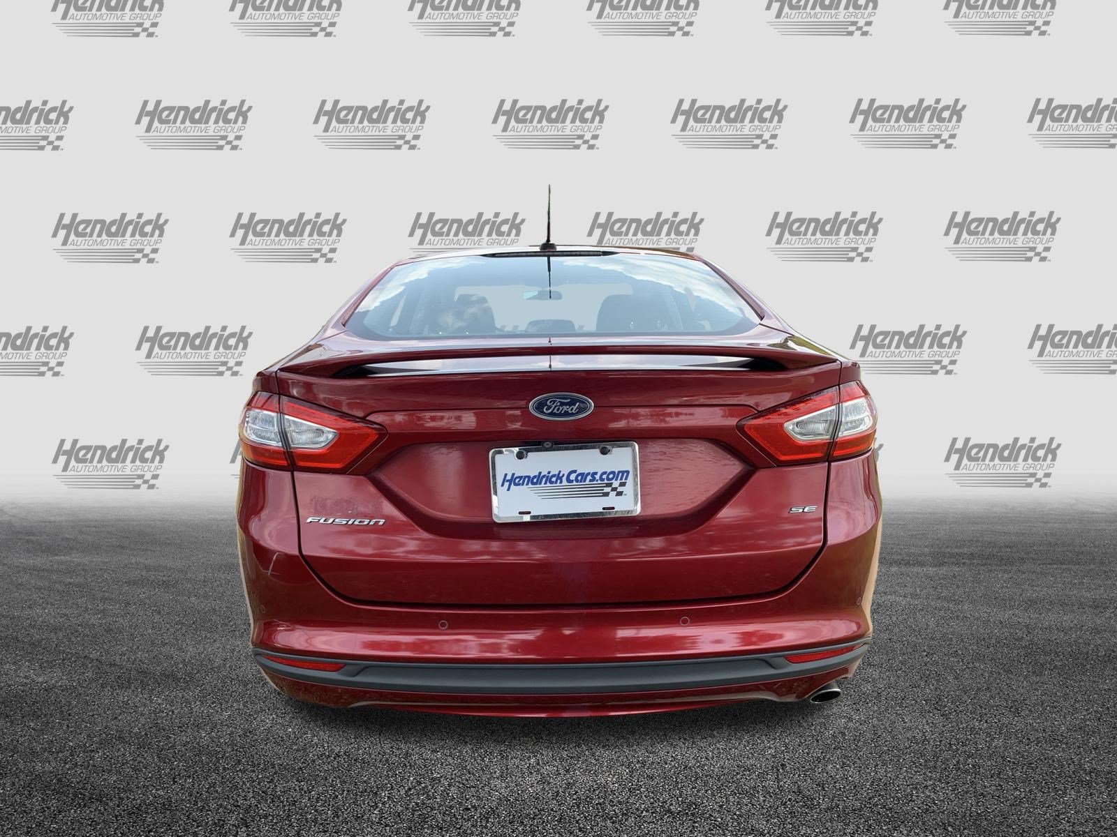 Used 2016 Ford Fusion SE FWD image 9
