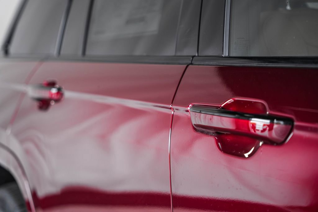 New 2025 Jeep Grand Cherokee Summit image 17