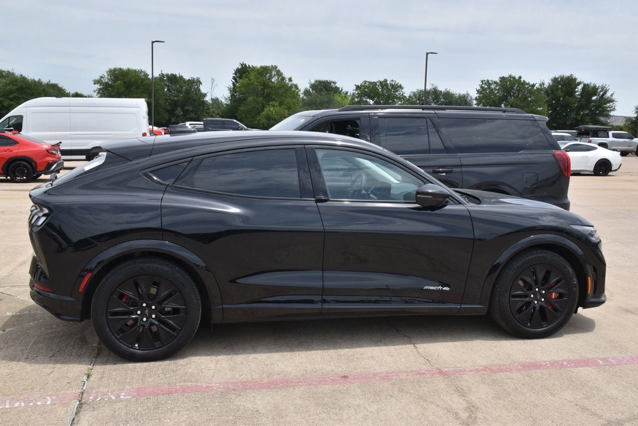 Used 2025 Ford Mustang Mach-E Premium w/ Sport Appearance Package AWD/4WD image 6