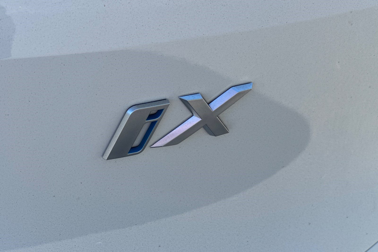Used 2024 BMW iX xDrive50 w/ Sport Package AWD/4WD image 40