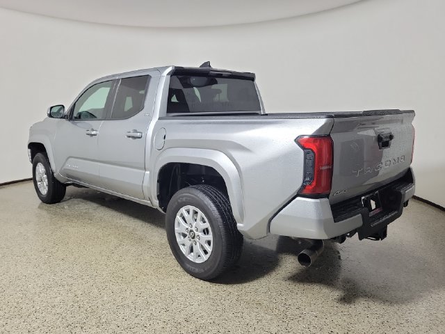 Used 2026 Toyota Tacoma SR5 AWD/4WD image 7