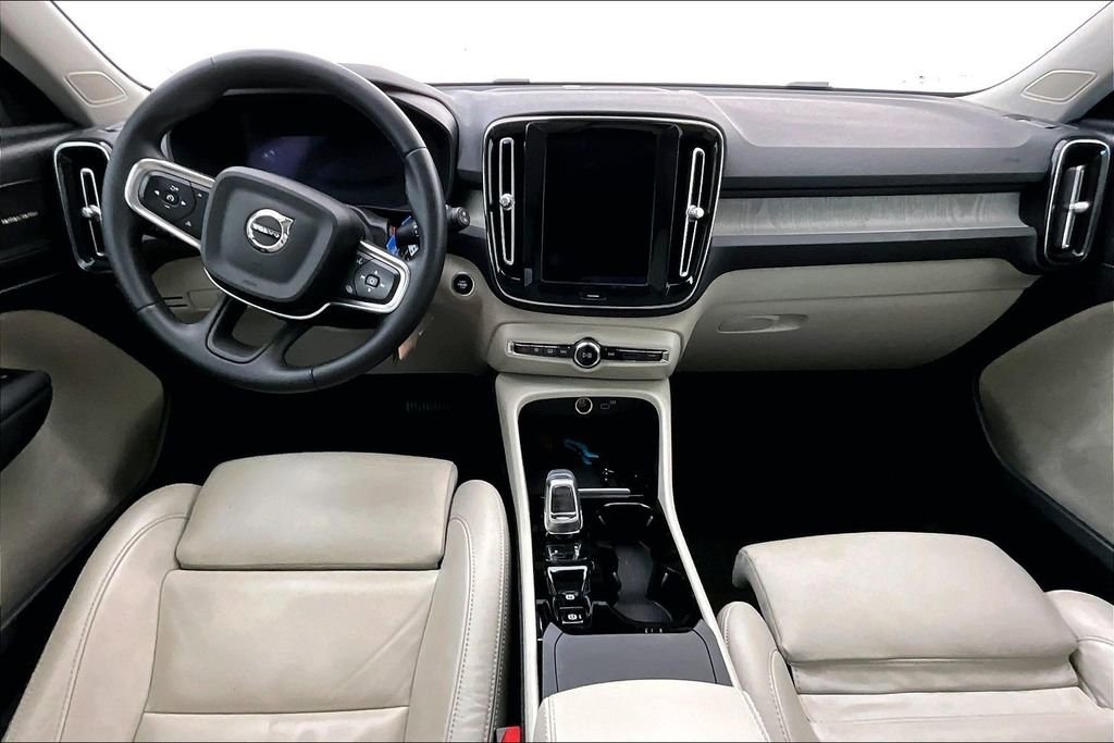 Used 2023 Volvo XC40 B5 Ultimate w/ Protection Package Premier image 20