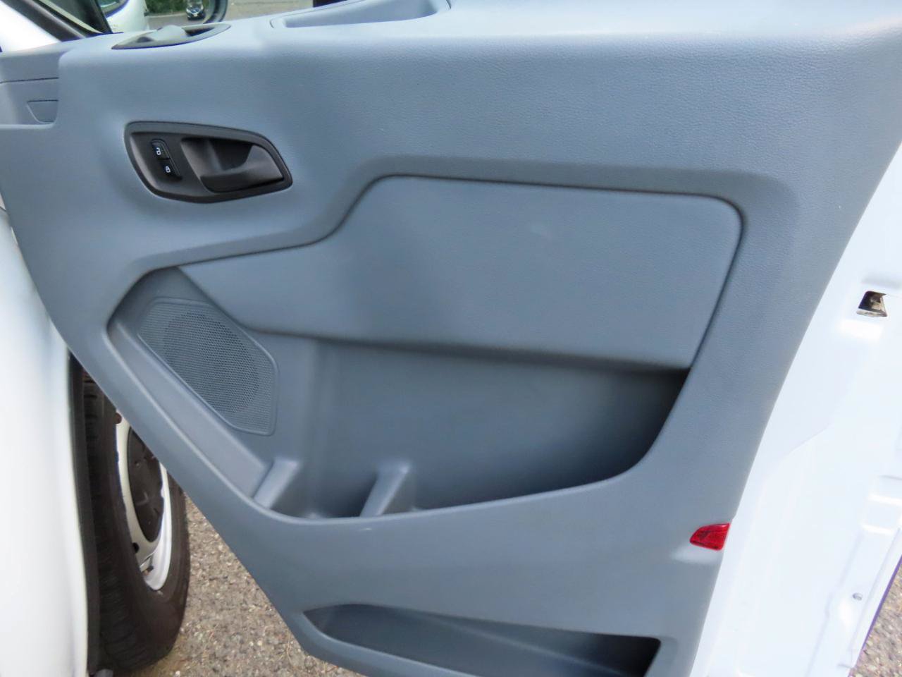 Used 2018 Ford Transit 150 130 Low Roof RWD image 17