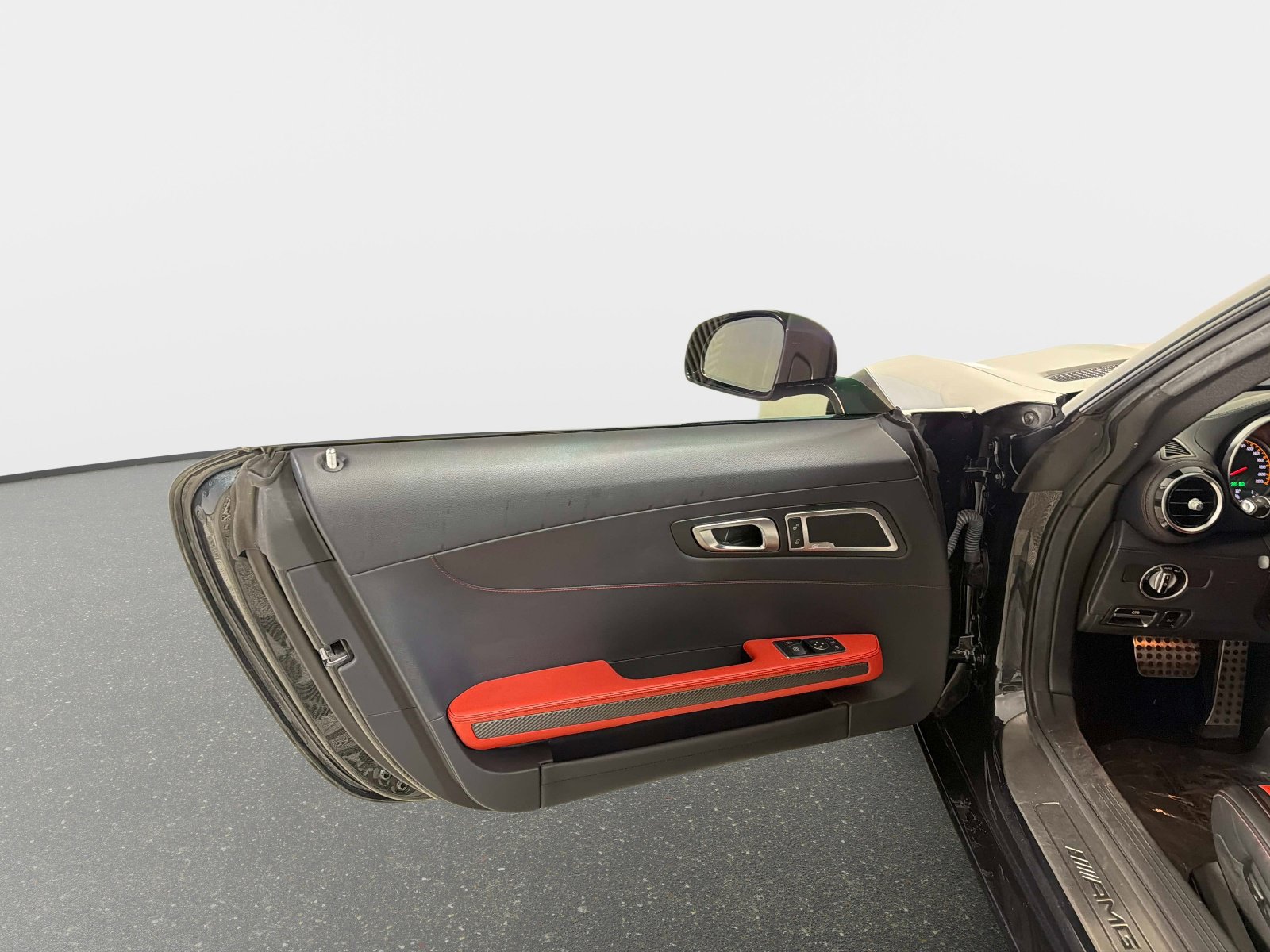 Used 2017 Mercedes-Benz AMG GT S image 27