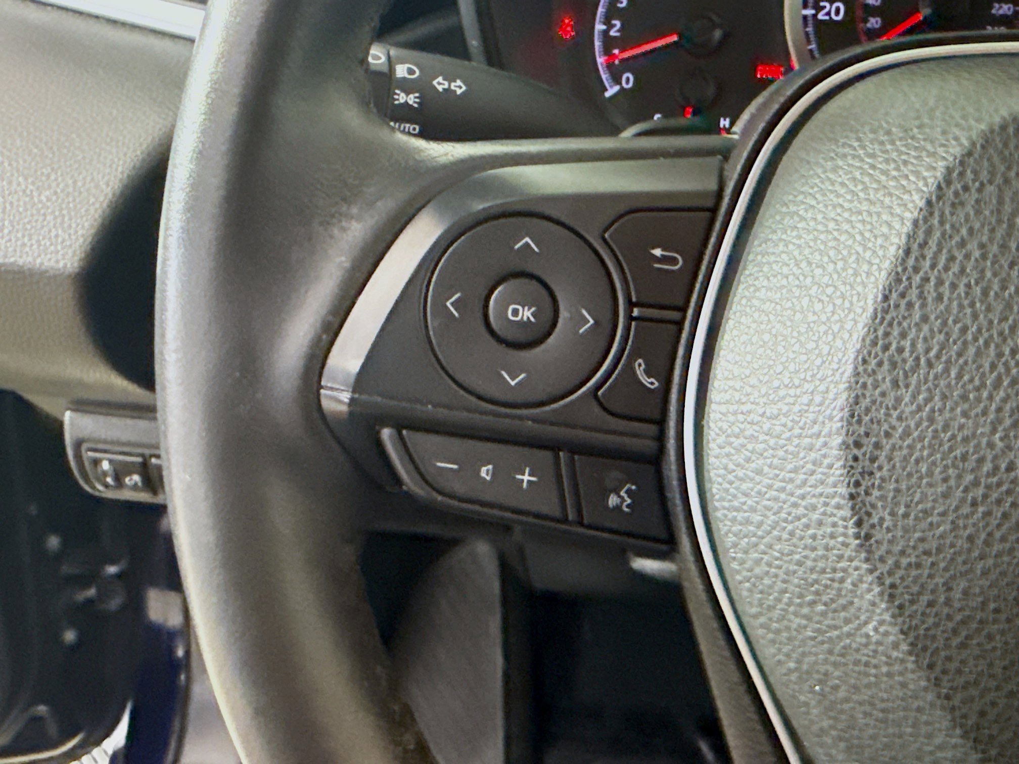 Used 2022 Toyota Corolla SE FWD image 14