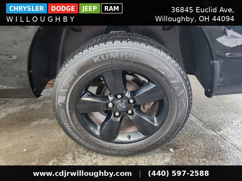 Used 2019 RAM 1500 Classic SLT w/ Black Appearance Group AWD/4WD image 43
