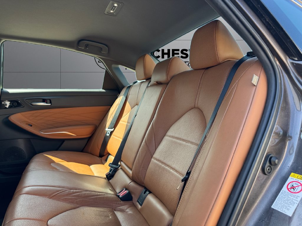 Certified 2019 Toyota Avalon Limited w/ All Weather Liner Package FWD image 18