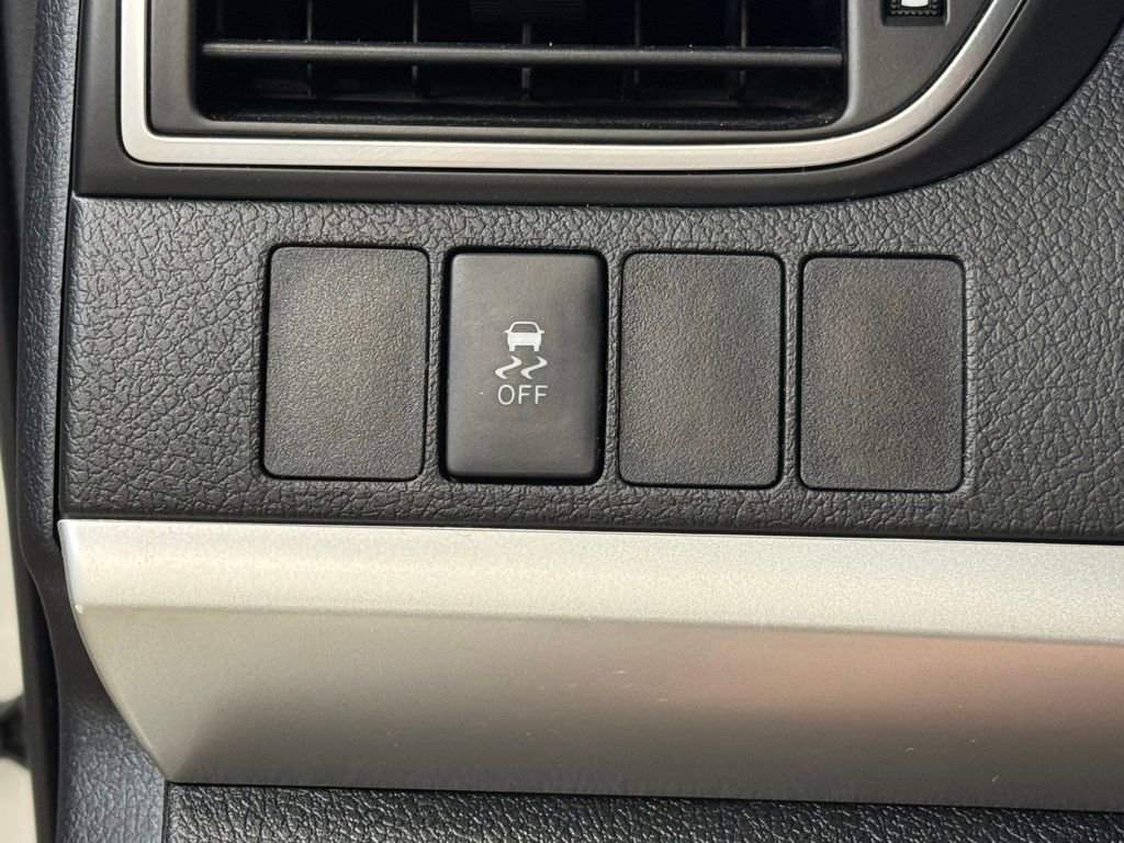 Used 2016 Toyota Camry SE FWD image 25