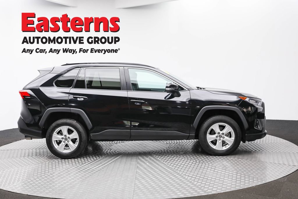 Used 2021 Toyota RAV4 XLE w/ Convenience Package image 4