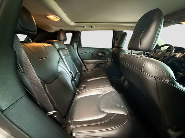 Used 2016 Jeep Cherokee Limited image 28