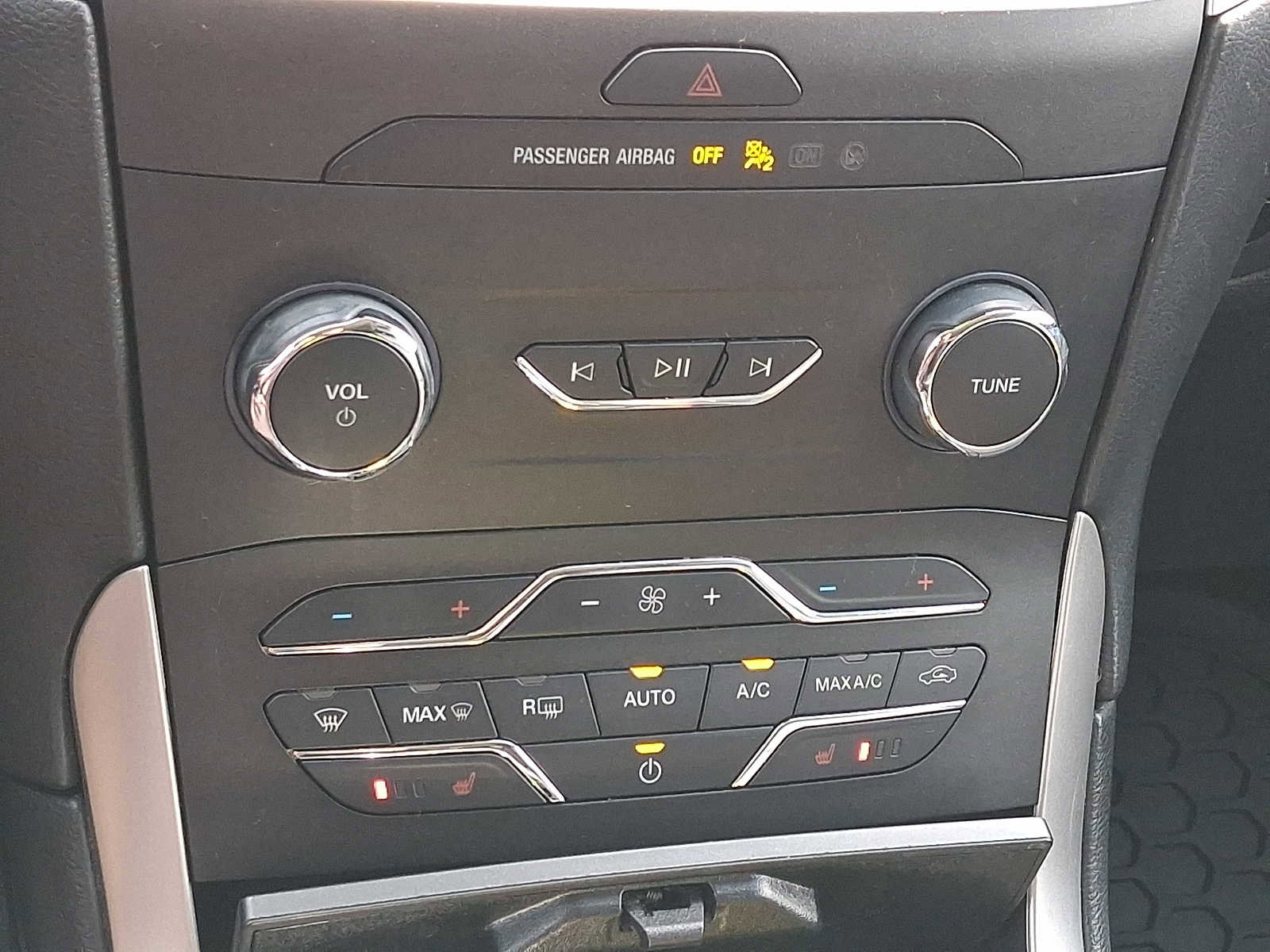 Used 2019 Ford Edge SEL w/ Equipment Group 201A image 16