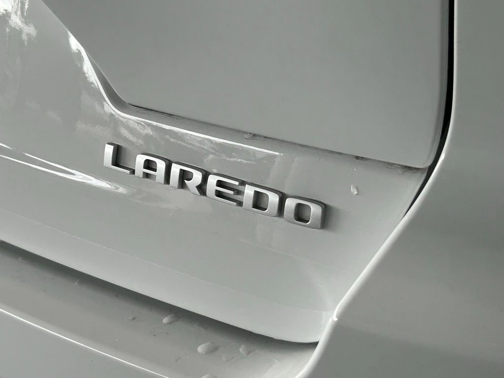 Used 2025 Jeep Grand Cherokee Laredo image 31