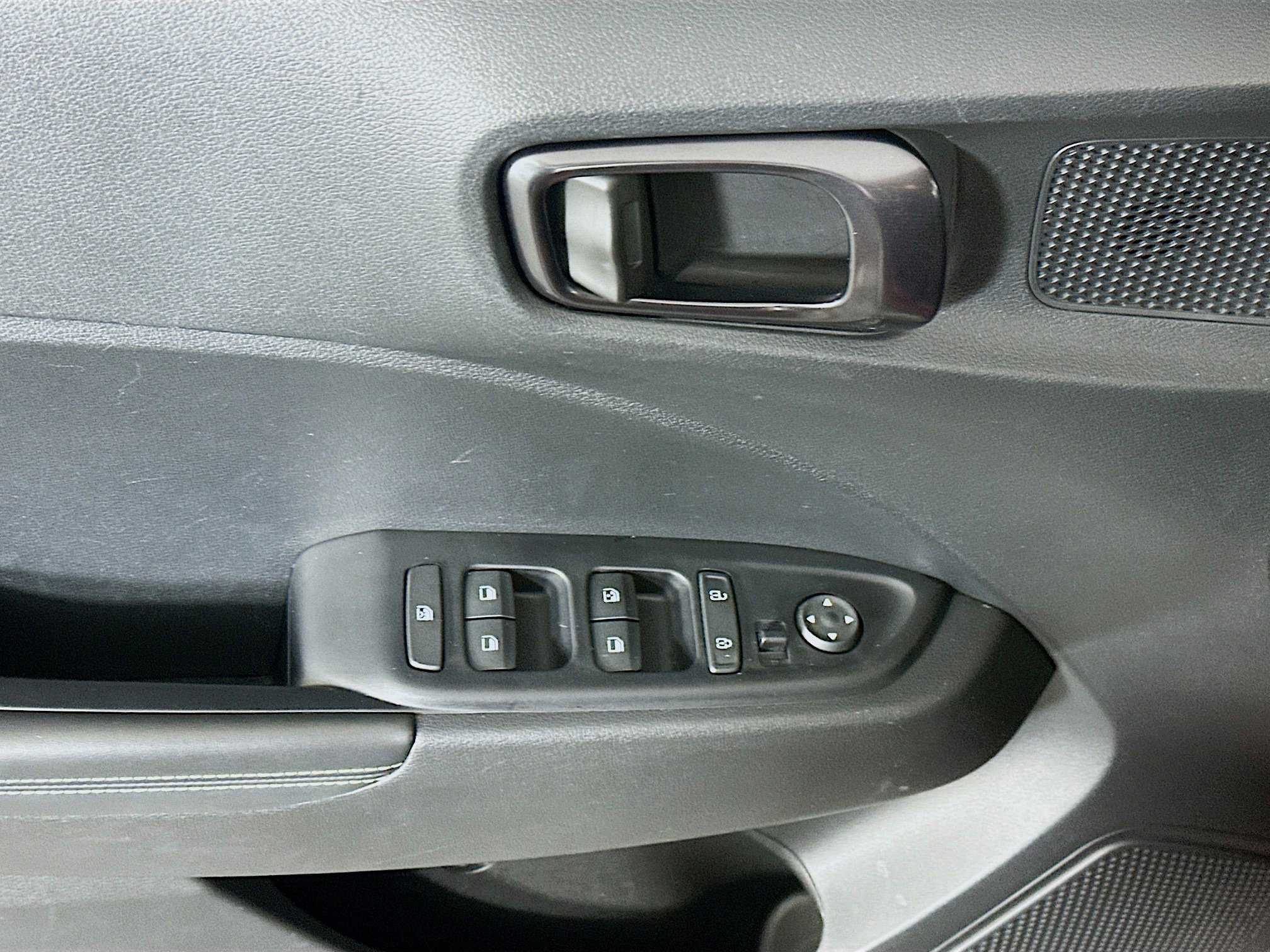 Used 2024 Hyundai Venue Limited image 15