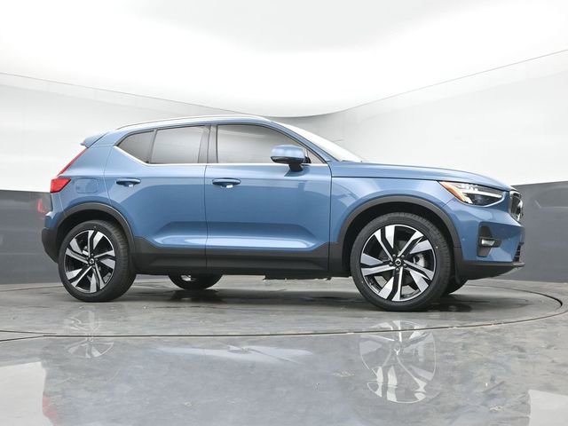 Used 2023 Volvo XC40 B5 Plus w/ Driver Assist Package AWD/4WD image 36