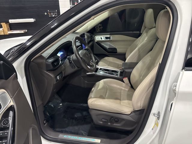 Used 2022 Ford Explorer Platinum w/ Equipment Group 601A image 10