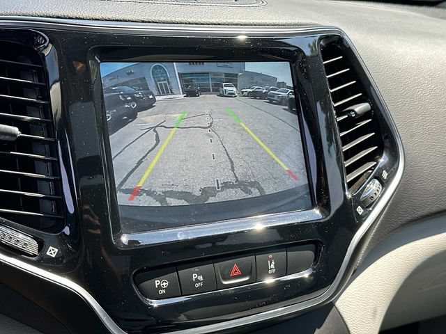 Used 2021 Jeep Cherokee Limited FWD image 24