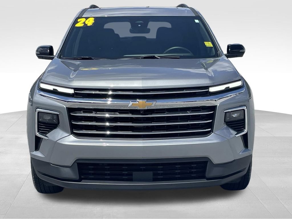 Used 2024 Chevrolet Traverse LT w/ LPO, Floor Liner Package FWD image 9