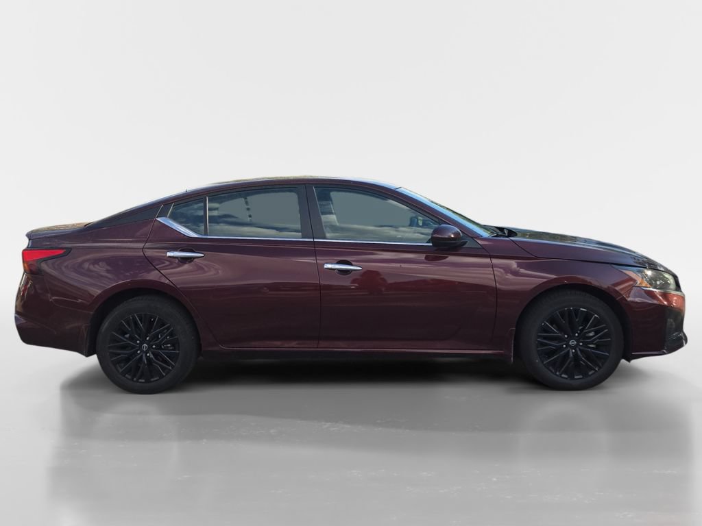 Used 2025 Nissan Altima 2.5 SV w/ SV Special Edition Package AWD/4WD image 6