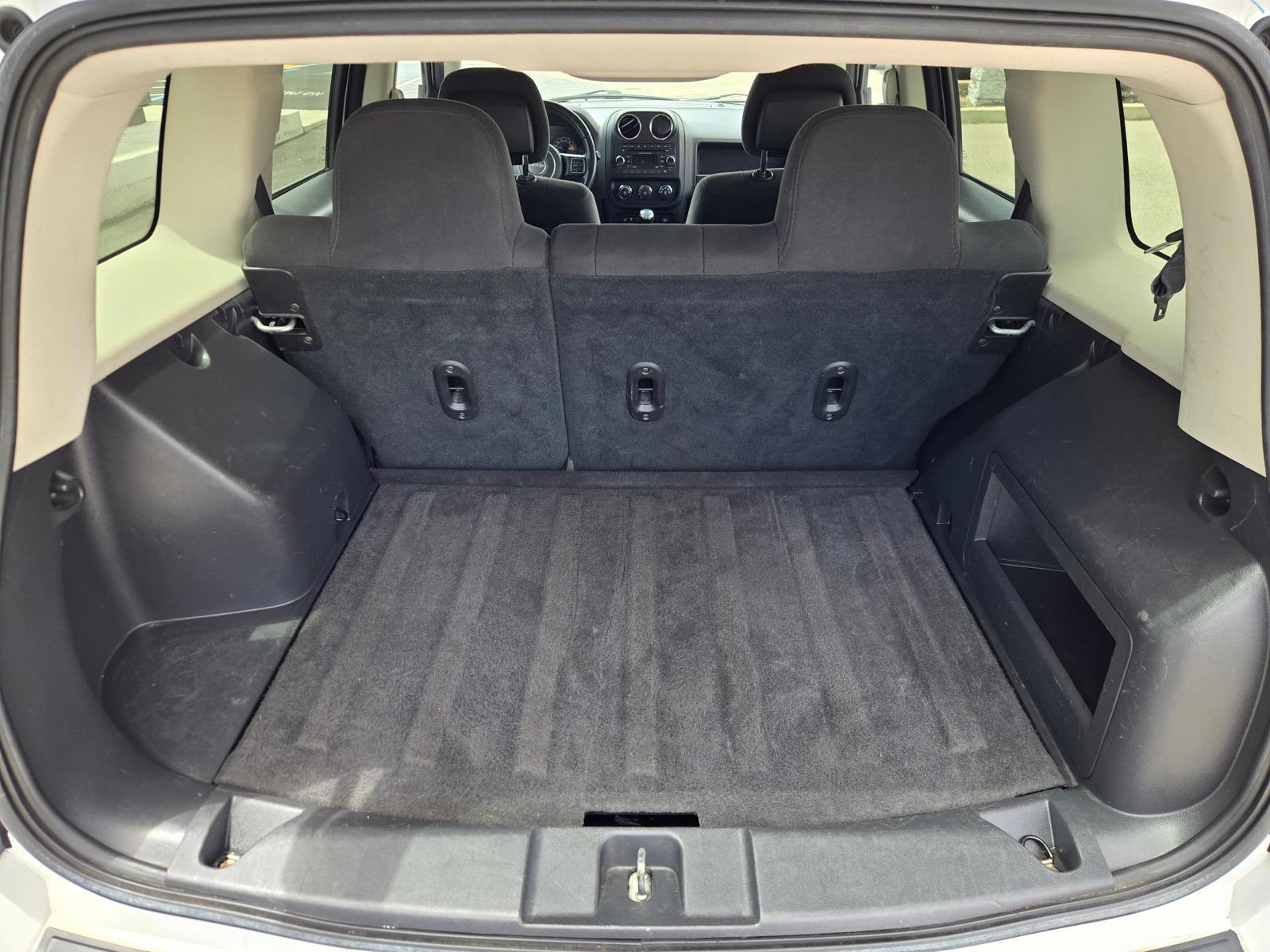 Used 2017 Jeep Patriot Latitude AWD/4WD image 30