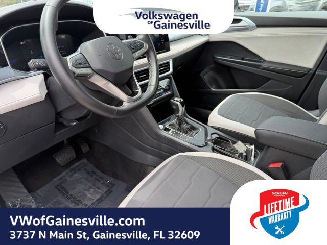 Used 2025 Volkswagen Taos SE FWD image 19