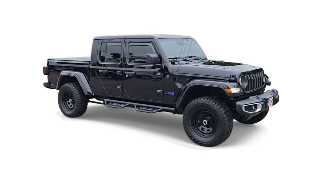 Used 2024 Jeep Gladiator Sport AWD/4WD image 2