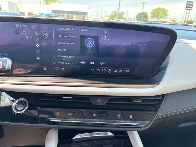 Used 2024 Buick Envision Avenir AWD/4WD image 25