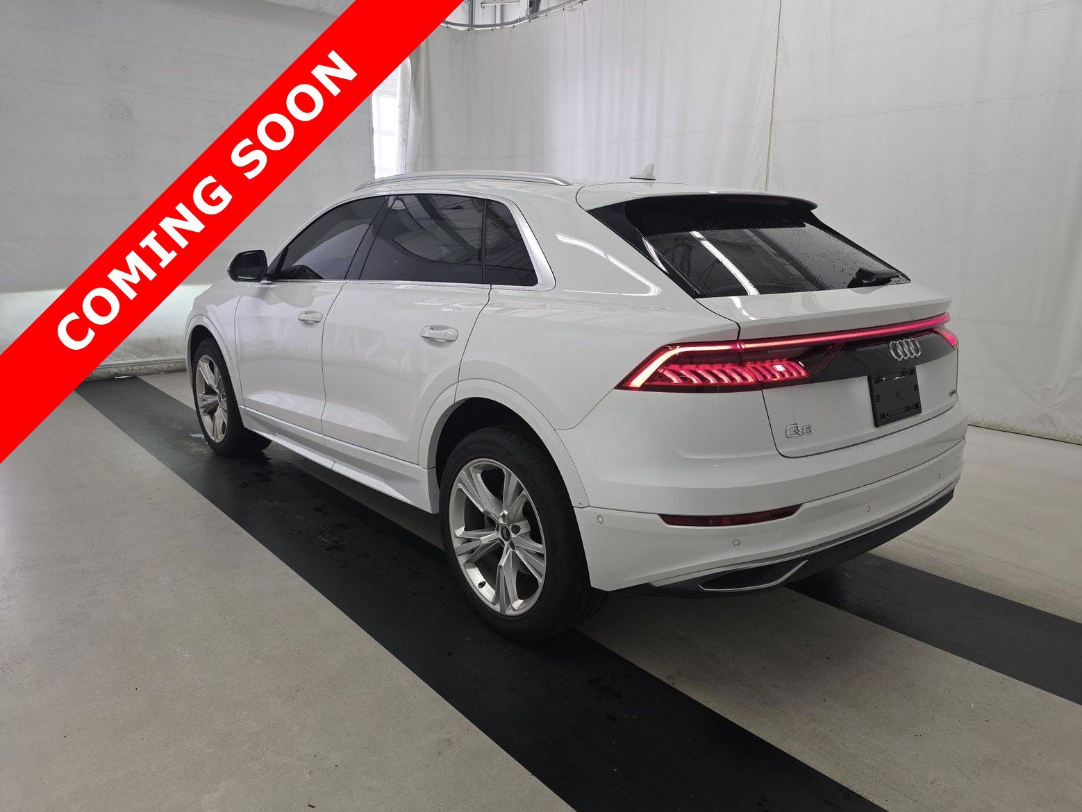 Used 2023 Audi Q8 Premium w/ Convenience Package AWD/4WD image 5