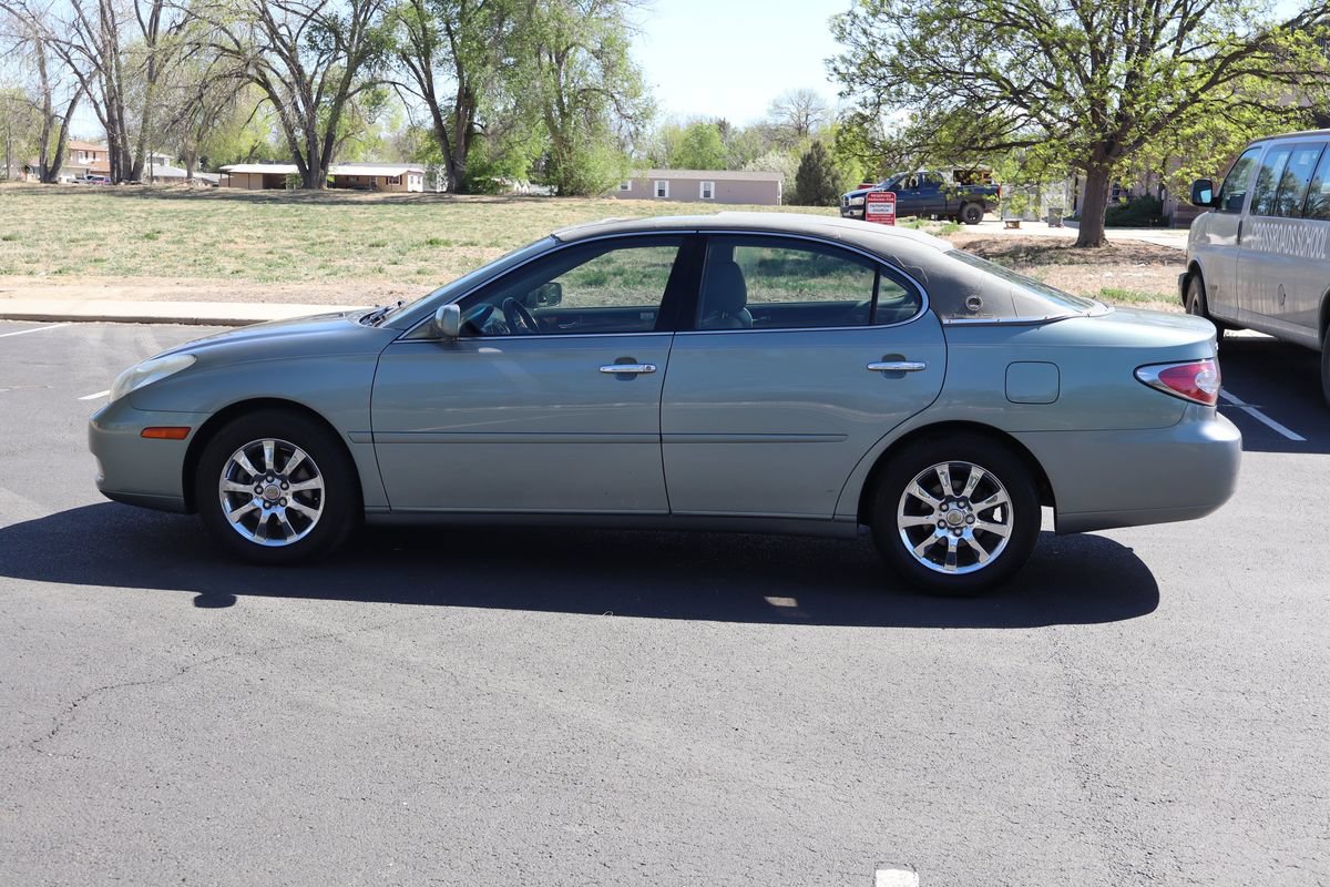 Used 2004 Lexus ES 330 w/ Premium Pkg FWD image 9