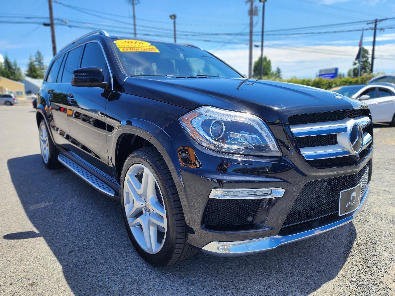 Used 2016 Mercedes-Benz GL 550 4MATIC image 4