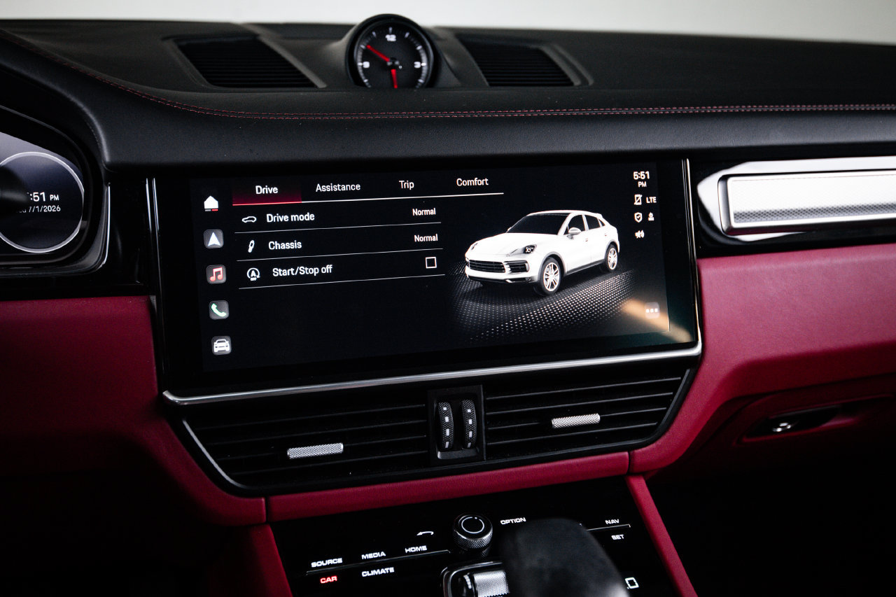Certified 2023 Porsche Cayenne Platinum Edition AWD/4WD image 18