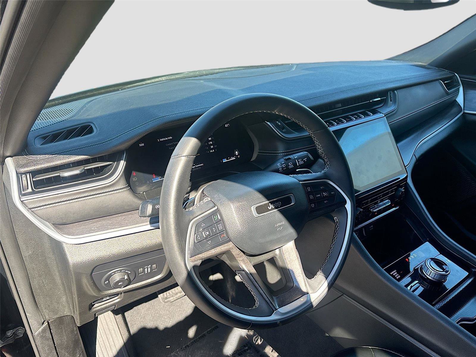 Used 2024 Jeep Grand Cherokee Limited image 9