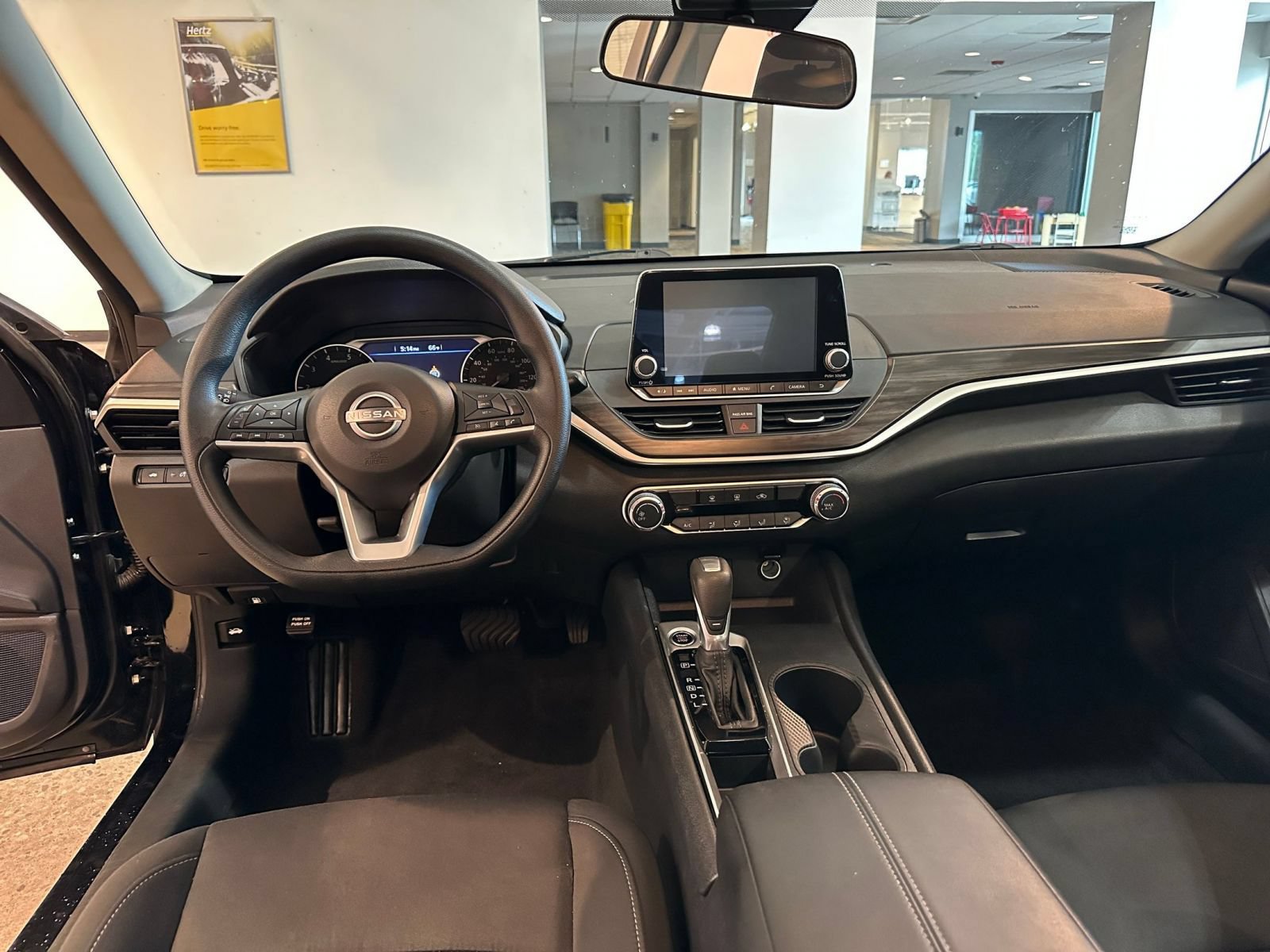 Used 2025 Nissan Altima 2.5 SV FWD image 33