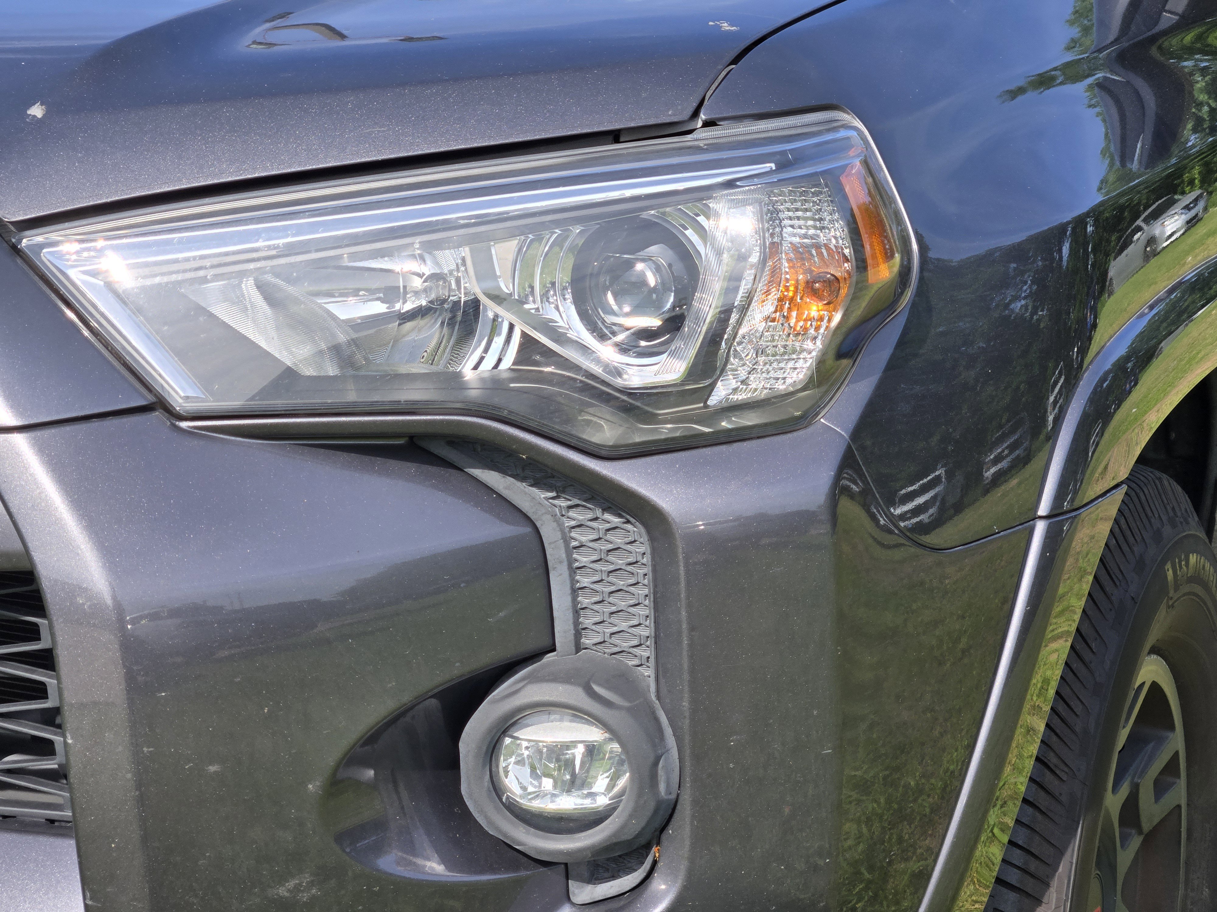 Used 2022 Toyota 4Runner SR5 Premium w/ Moonroof Package AWD/4WD image 7