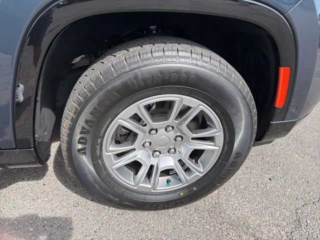 Used 2023 Jeep Wagoneer 2WD image 9