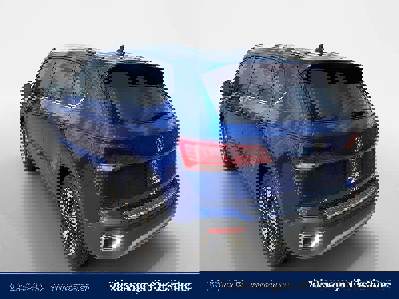 Certified 2024 Volkswagen Taos SE image 4