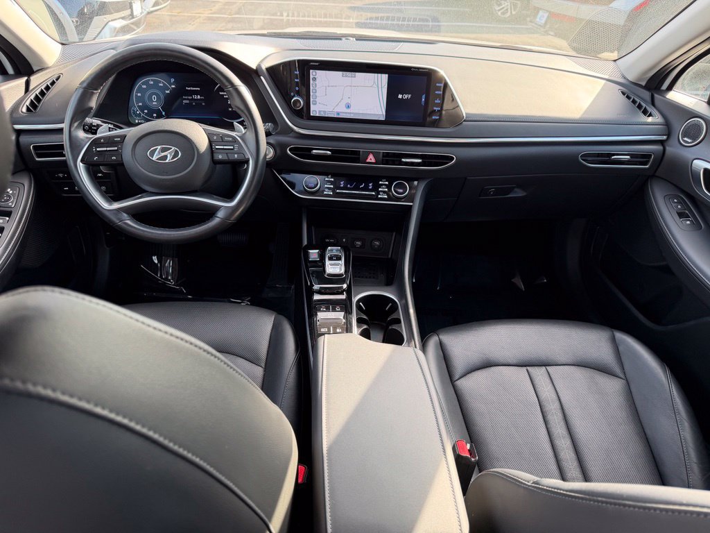 Used 2021 Hyundai Sonata Limited w/ Preferred Accessory Package FWD image 18
