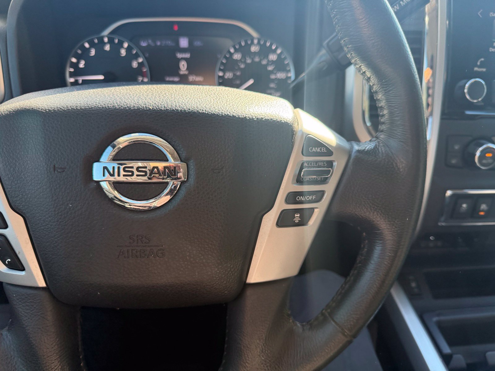 Used 2020 Nissan Titan SV w/ SV Convenience Package RWD image 20