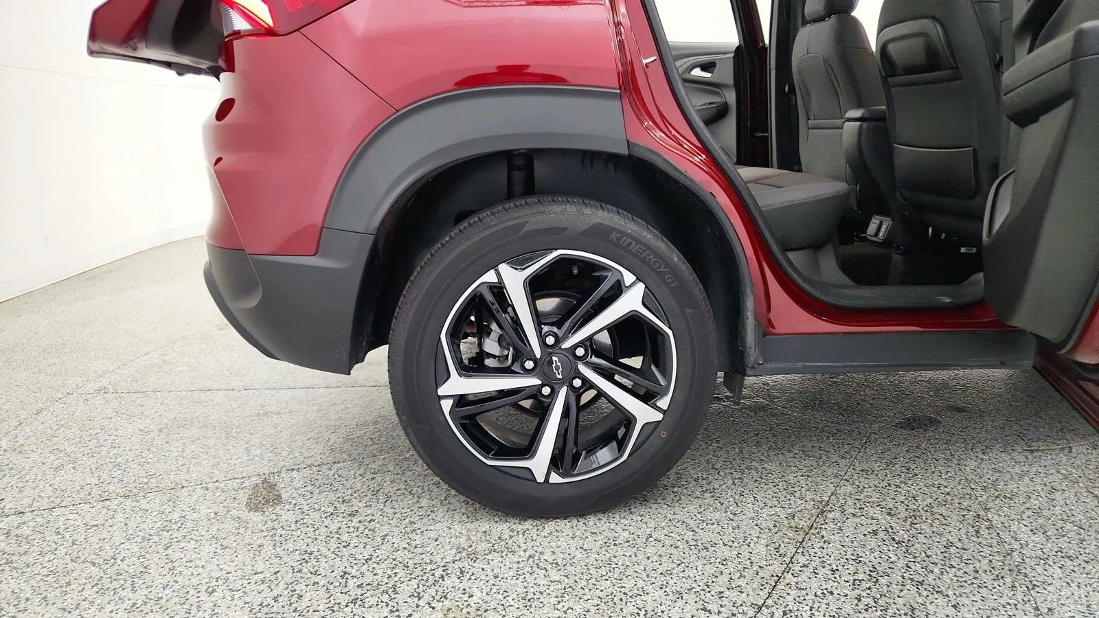 Used 2023 Chevrolet TrailBlazer RS w/ Sun and Liftgate Package AWD/4WD image 34