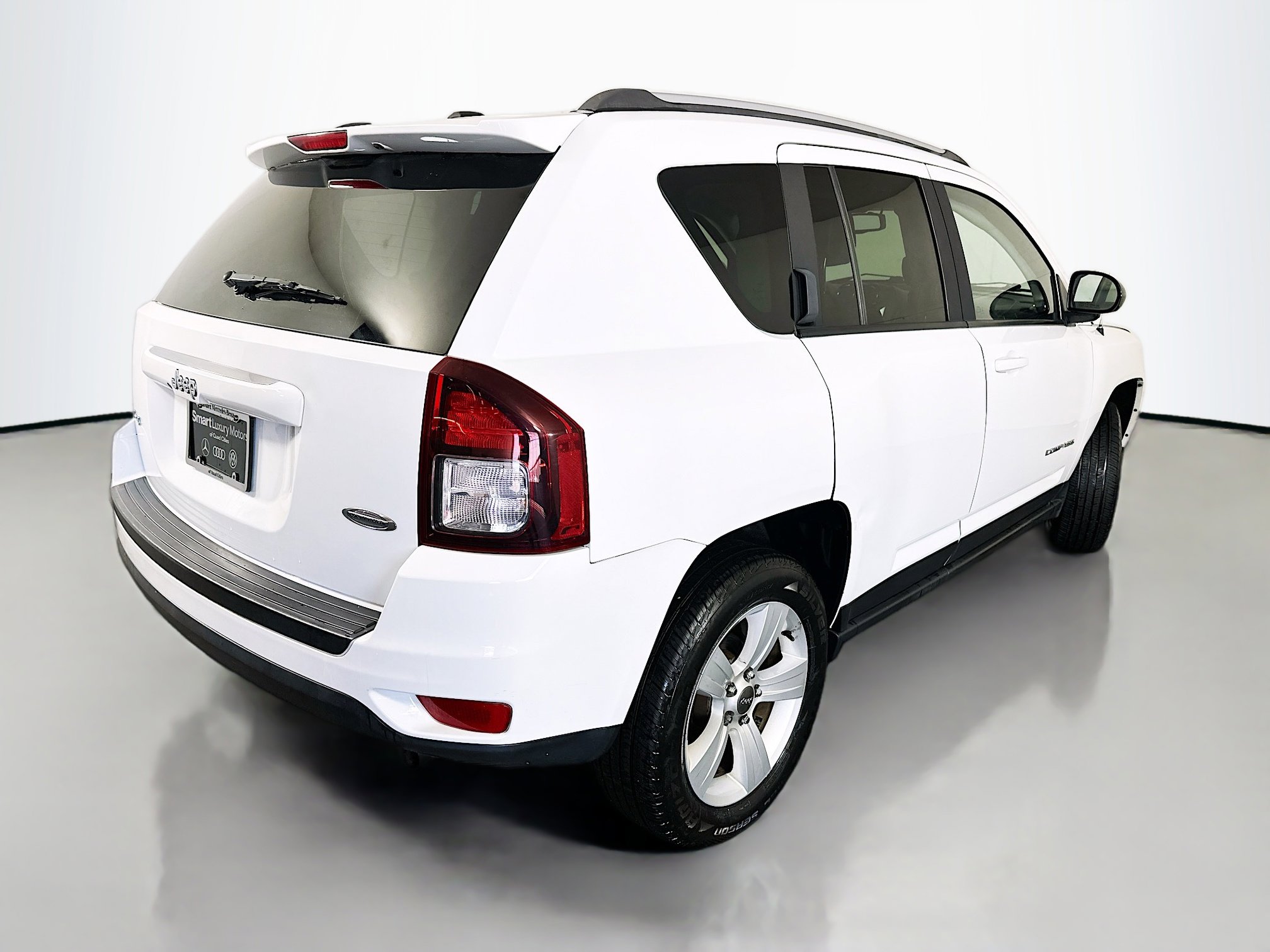 Used 2016 Jeep Compass Latitude AWD/4WD image 9