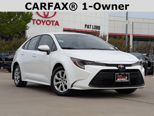 Used 2025 Toyota Corolla LE image 2