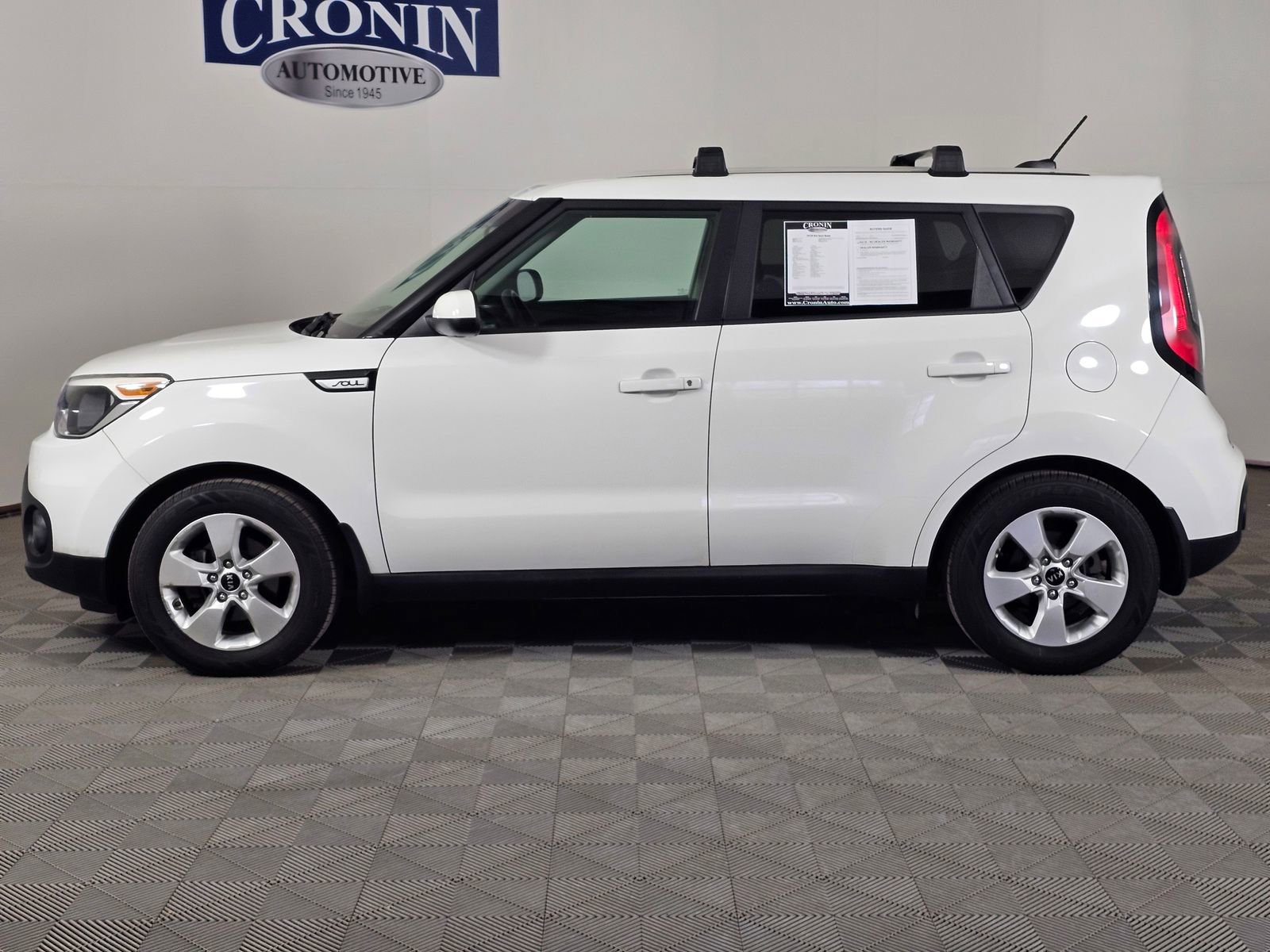 Used 2018 Kia Soul w/ Convenience Package FWD image 2
