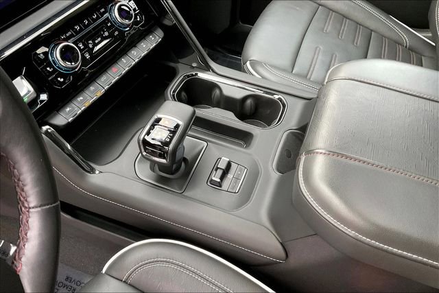 Used 2023 Chevrolet Suburban Premier image 13