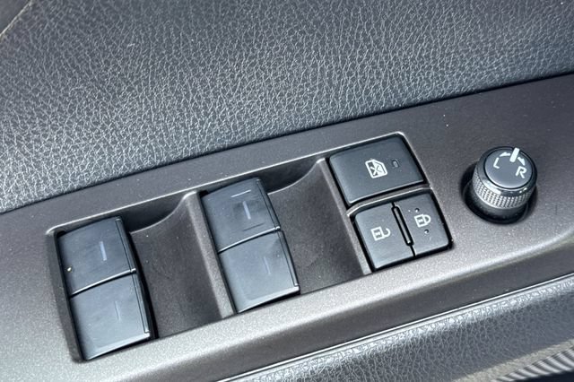 Used 2023 Toyota Camry SE w/ Convenience Package FWD image 12
