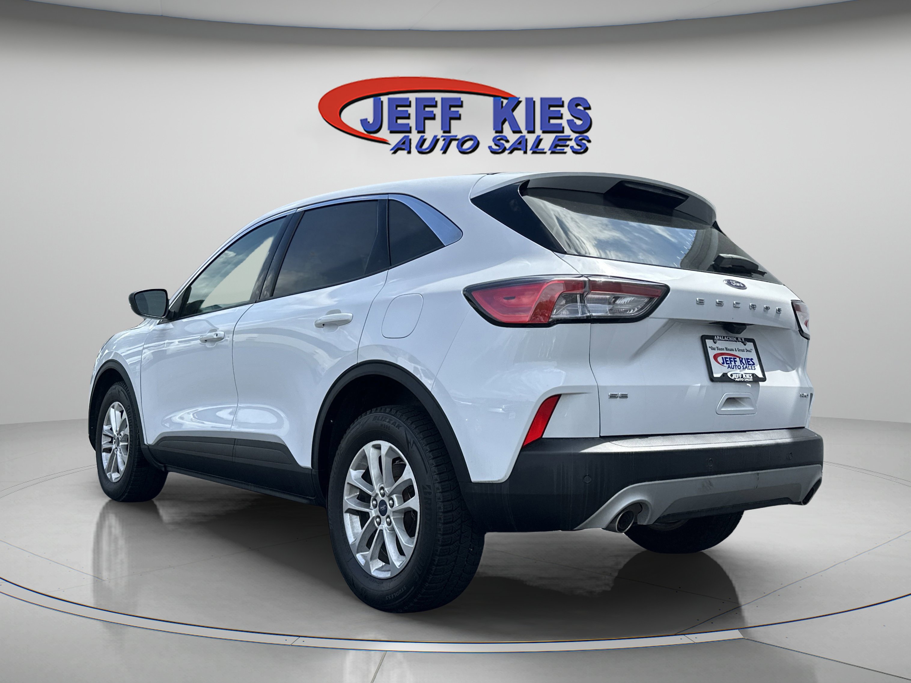 Used 2022 Ford Escape SE image 5