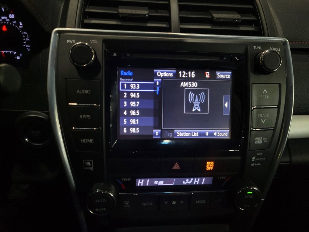 Used 2015 Toyota Camry XSE w/ Advanced Technology Package image 25