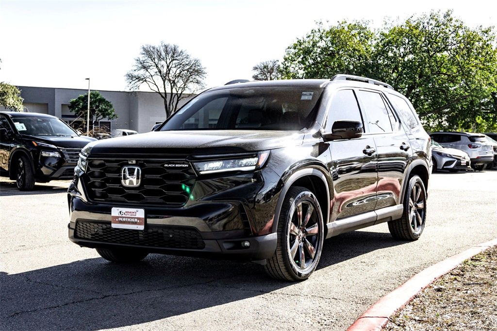 Used 2025 Honda Pilot Black Edition image 9