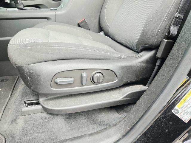 Used 2023 Chevrolet Traverse LT FWD image 21
