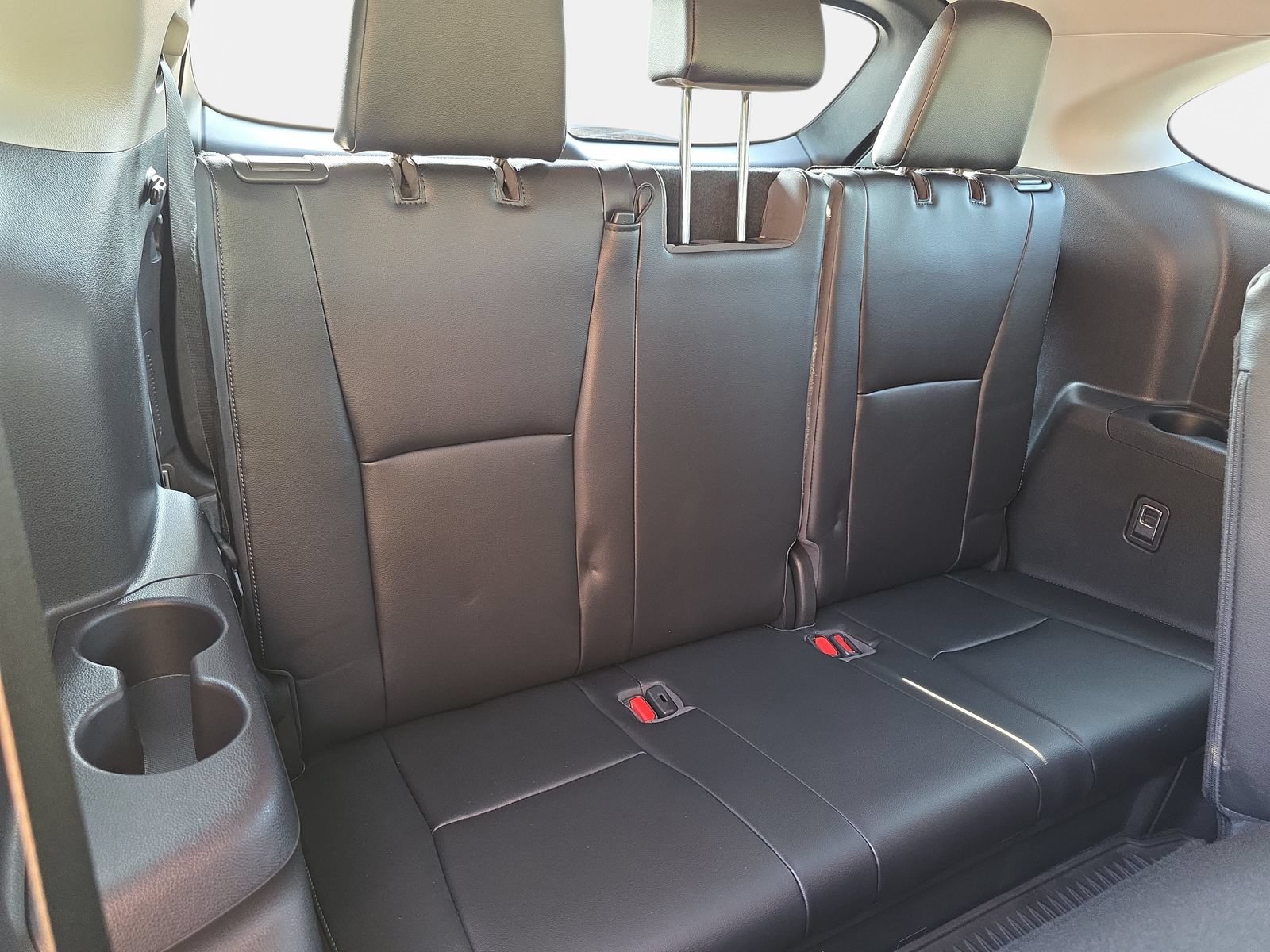 Used 2020 Toyota Highlander Limited FWD image 12