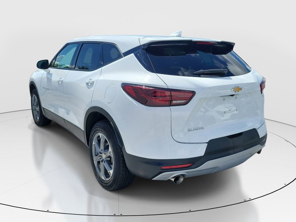 Used 2024 Chevrolet Blazer LT FWD image 4