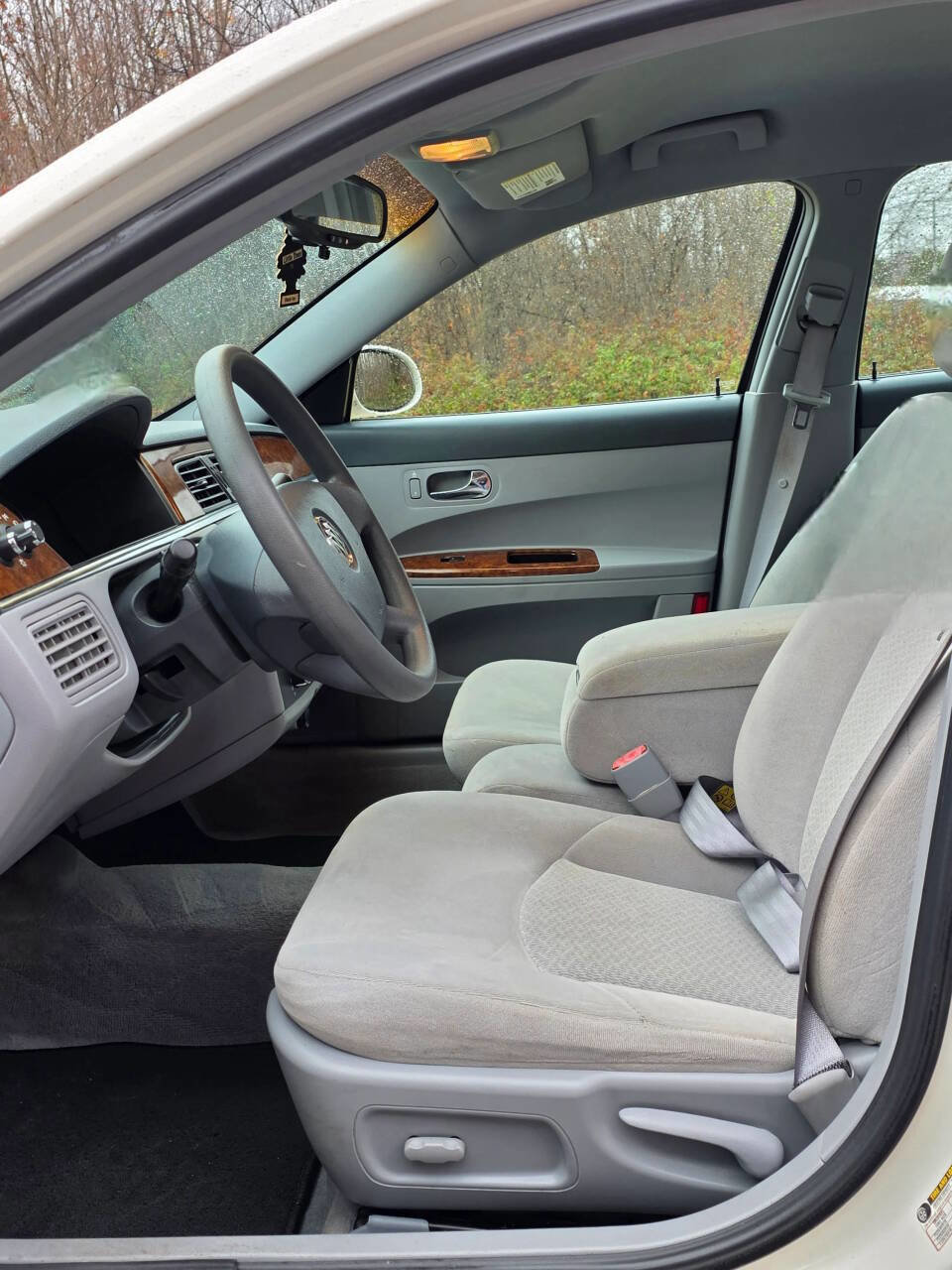 Used 2005 Buick LaCrosse CX image 11